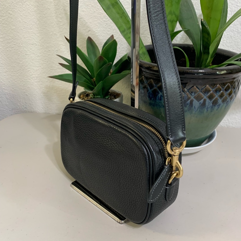 💕👜 COACH Camera Crossbody Black Leather Bag - Picture 4 of 11